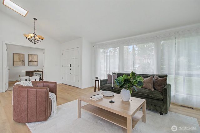 17904 156th Place SE, Renton, WA 98058