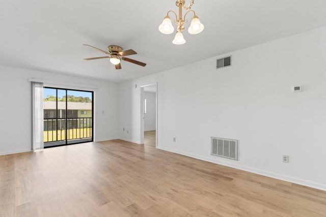 1301 Pridgen Rd Apt 108, Myrtle Beach, SC 29577