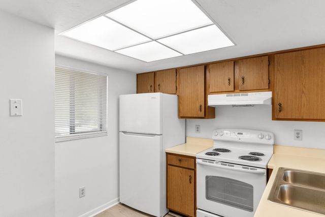 1301 Pridgen Rd Apt 108, Myrtle Beach, SC 29577