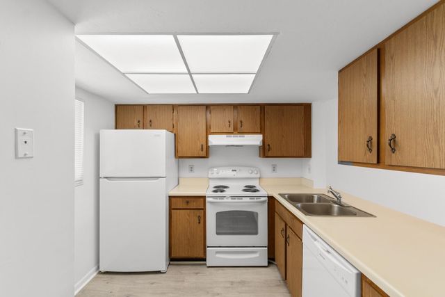 1301 Pridgen Rd Apt 108, Myrtle Beach, SC 29577