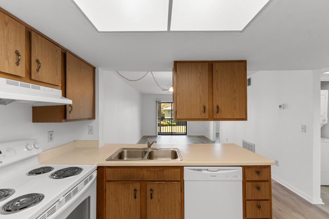 1301 Pridgen Rd Apt 108, Myrtle Beach, SC 29577