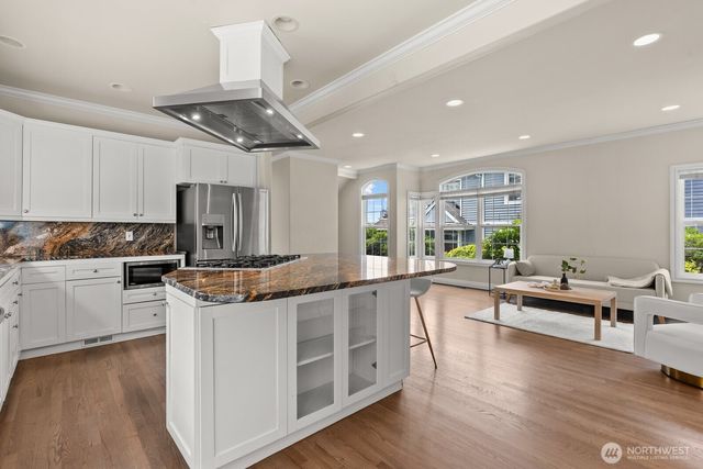 1542 E Sammamish Parkway NE, Sammamish, WA 98074