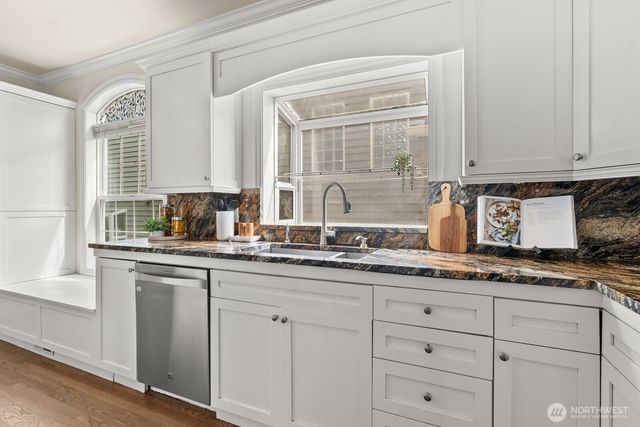 1542 E Sammamish Parkway NE, Sammamish, WA 98074