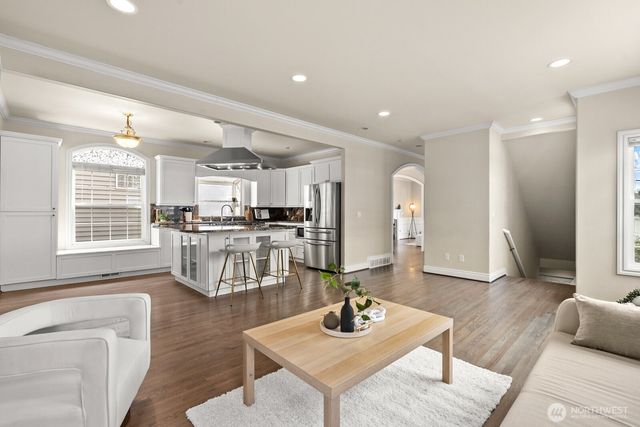 1542 E Sammamish Parkway NE, Sammamish, WA 98074