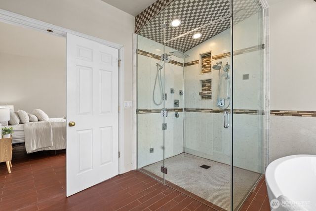 1542 E Sammamish Parkway NE, Sammamish, WA 98074