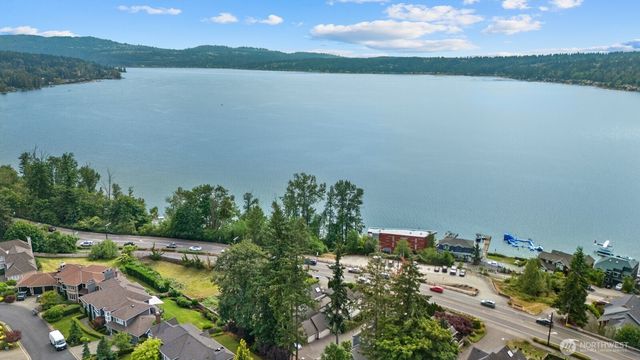 1542 E Sammamish Parkway NE, Sammamish, WA 98074