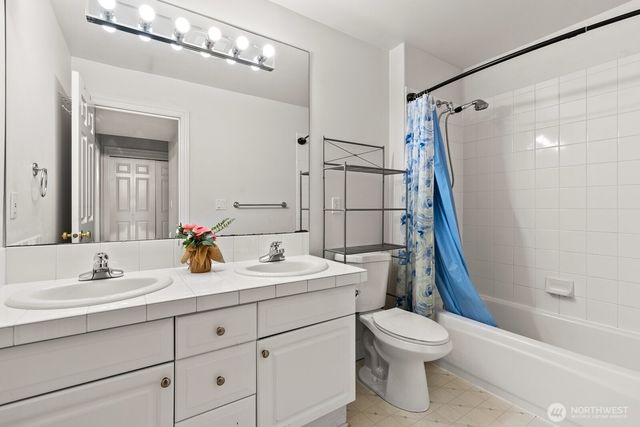 1542 E Sammamish Parkway NE, Sammamish, WA 98074