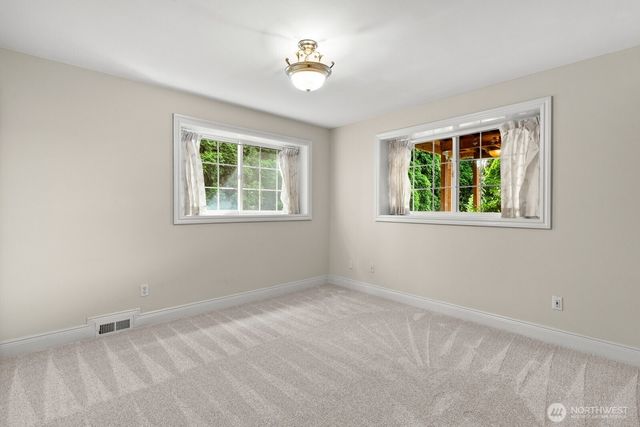 1542 E Sammamish Parkway NE, Sammamish, WA 98074