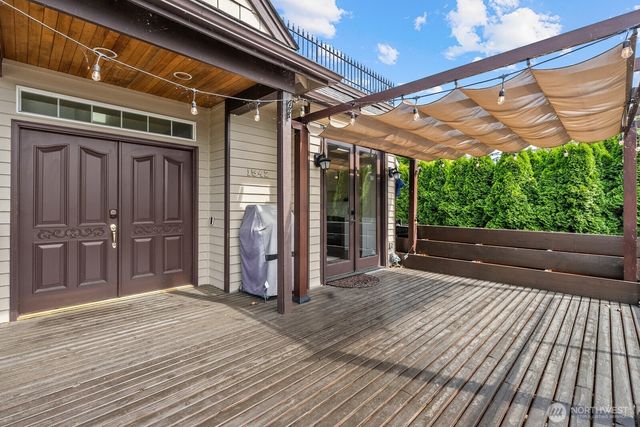 1542 E Sammamish Parkway NE, Sammamish, WA 98074
