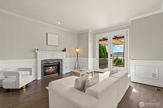1542 E Sammamish Parkway NE, Sammamish, WA 98074