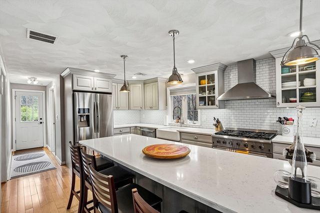 411 Salem St, Wilmington, MA 01887