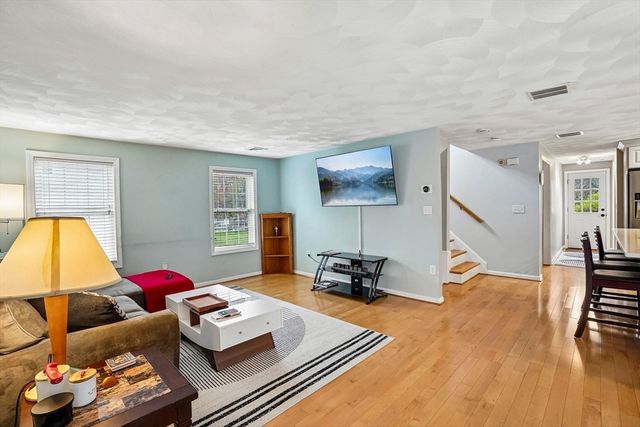 411 Salem St, Wilmington, MA 01887