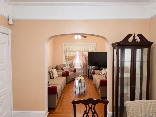 1044 41st, Brooklyn, NY 11219