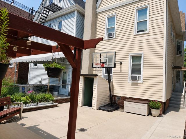 1044 41st, Brooklyn, NY 11219