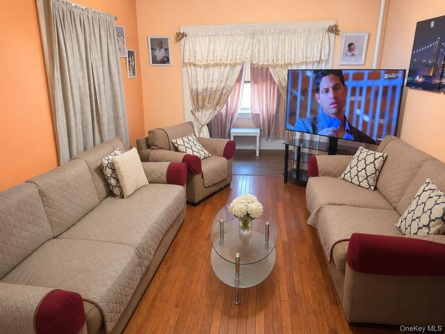 1044 41st, Brooklyn, NY 11219