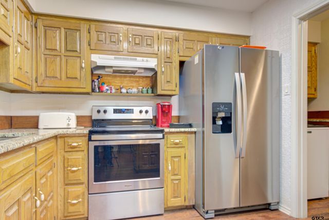 16744 Overland Stage Dr, Tyler, TX 75703