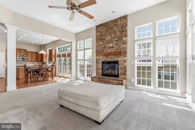 9136 LAKE PARCEL DR, Fort Belvoir, VA 22060
