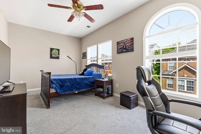 9136 LAKE PARCEL DR, Fort Belvoir, VA 22060