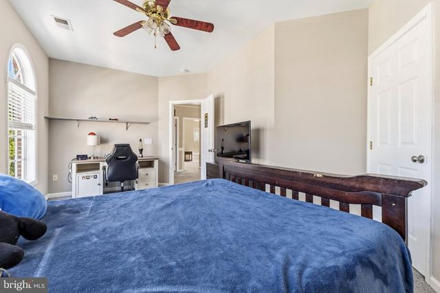 9136 LAKE PARCEL DR, Fort Belvoir, VA 22060