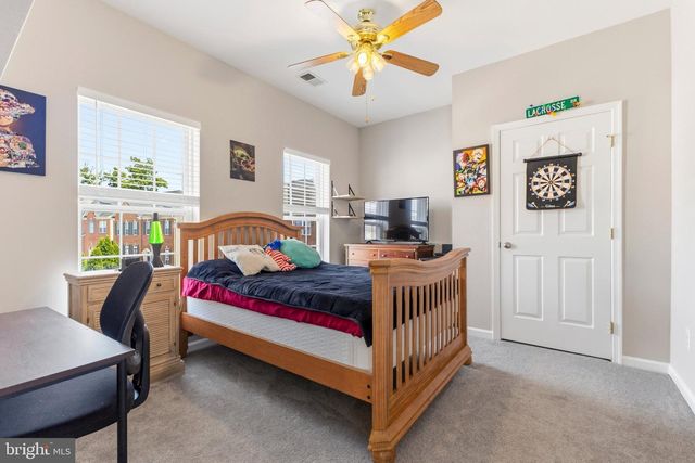 9136 LAKE PARCEL DR, Fort Belvoir, VA 22060