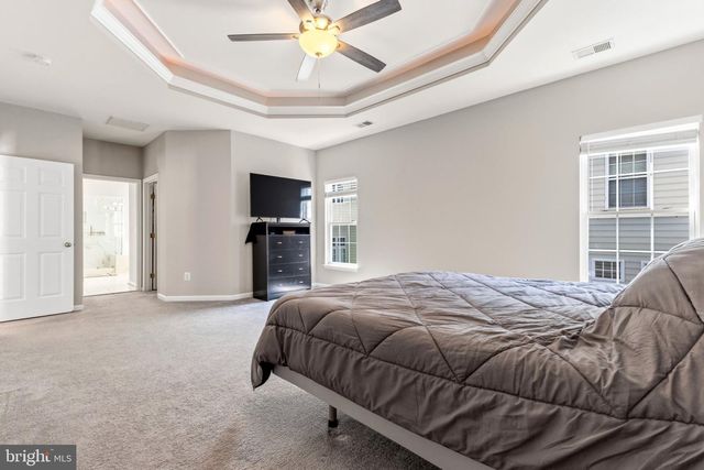 9136 LAKE PARCEL DR, Fort Belvoir, VA 22060