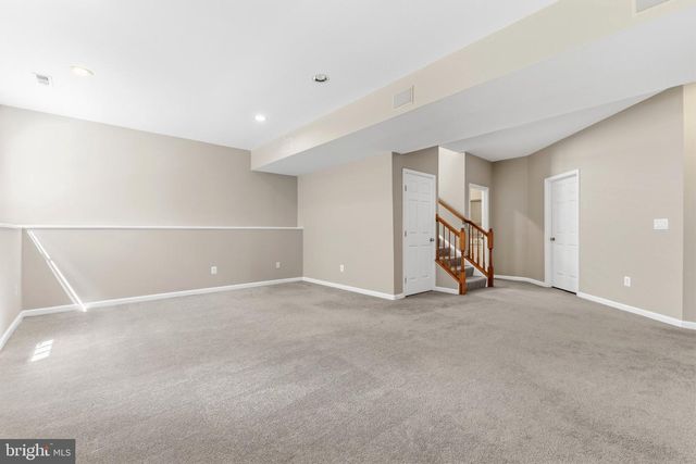 9136 LAKE PARCEL DR, Fort Belvoir, VA 22060