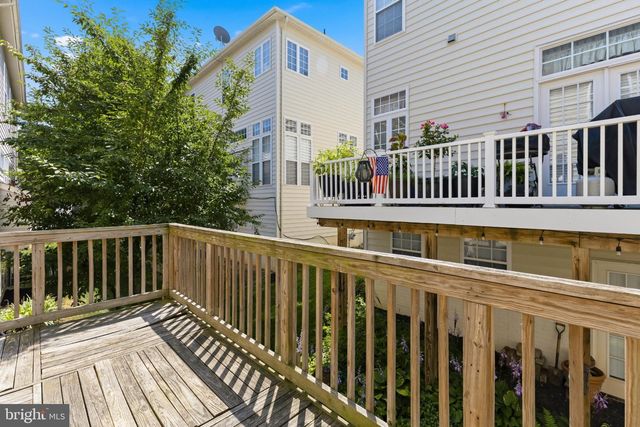 9136 LAKE PARCEL DR, Fort Belvoir, VA 22060