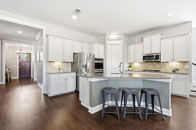 2801 Americus Dr, Thompsons Station, TN 37179
