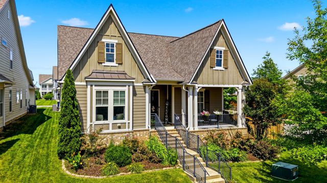 2801 Americus Dr, Thompsons Station, TN 37179