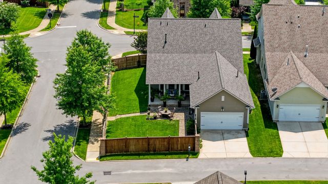 2801 Americus Dr, Thompsons Station, TN 37179