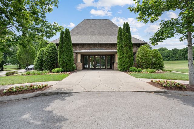 2801 Americus Dr, Thompsons Station, TN 37179