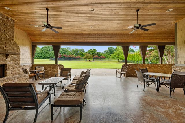 2801 Americus Dr, Thompsons Station, TN 37179