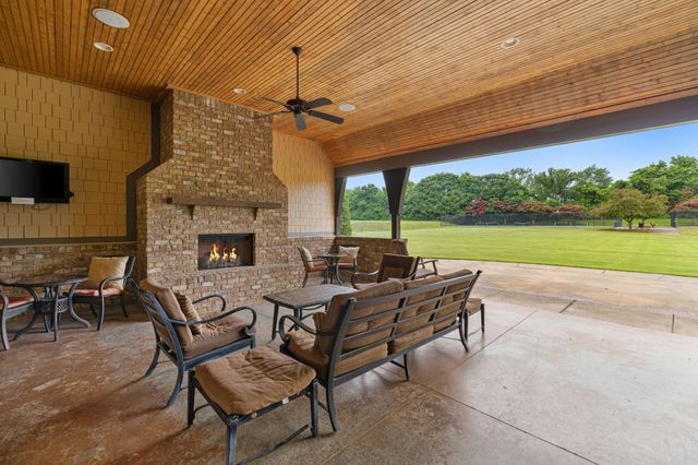 2801 Americus Dr, Thompsons Station, TN 37179