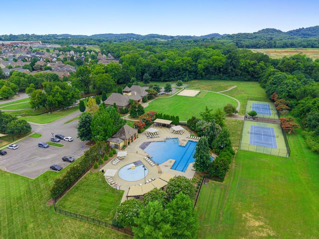 2801 Americus Dr, Thompsons Station, TN 37179