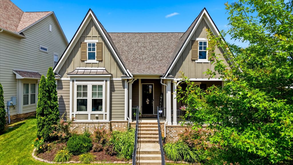2801 Americus Dr, Thompsons Station, TN 37179