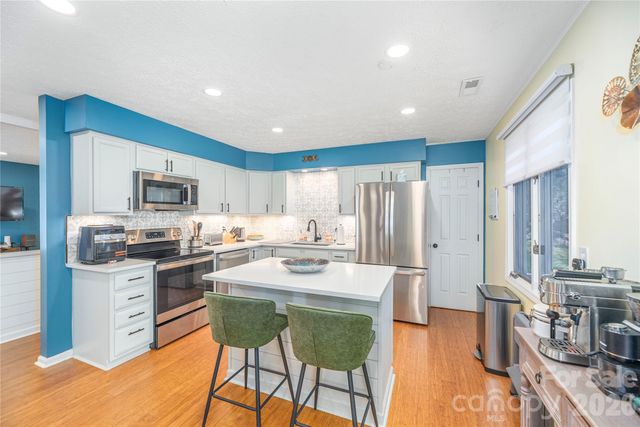330 Woody Lane, Asheville, NC 28804