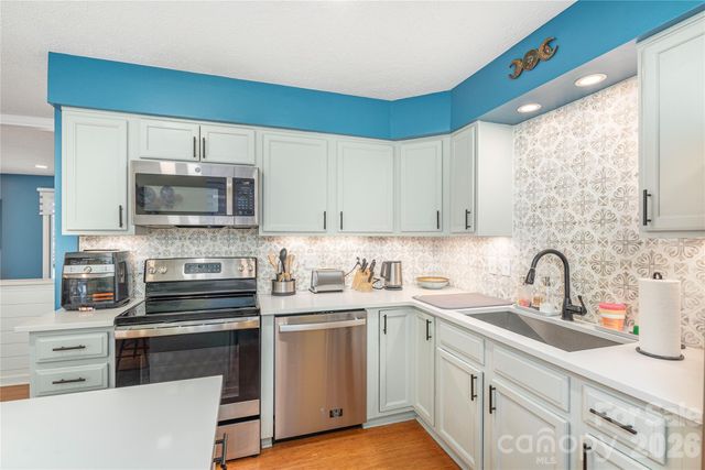 330 Woody Lane, Asheville, NC 28804