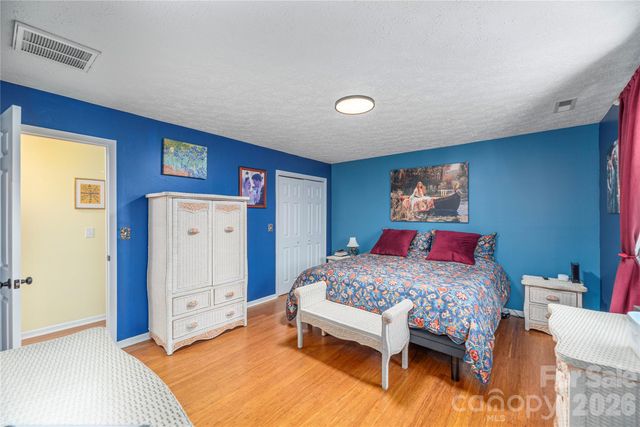 330 Woody Lane, Asheville, NC 28804