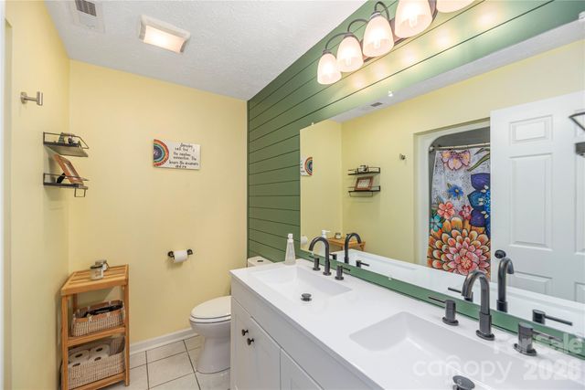 330 Woody Lane, Asheville, NC 28804