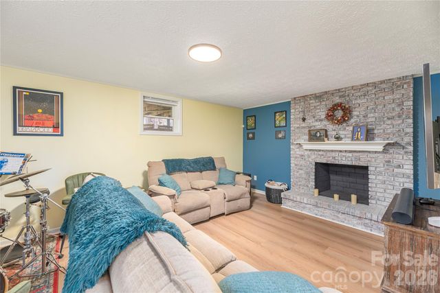 330 Woody Lane, Asheville, NC 28804