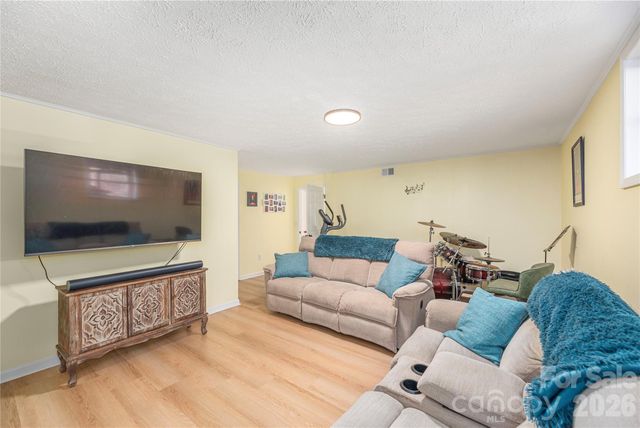 330 Woody Lane, Asheville, NC 28804
