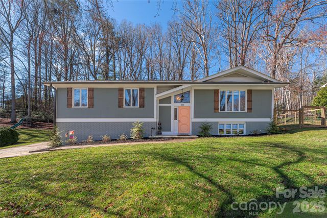 330 Woody Lane, Asheville, NC 28804