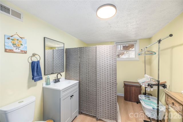 330 Woody Lane, Asheville, NC 28804