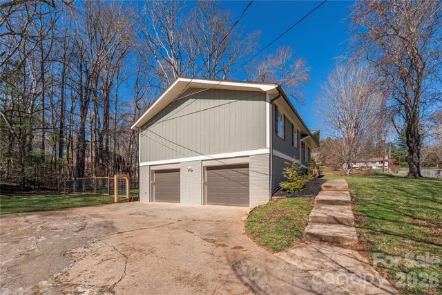 330 Woody Lane, Asheville, NC 28804