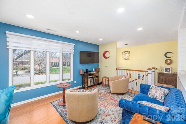330 Woody Lane, Asheville, NC 28804