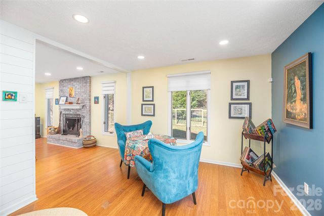 330 Woody Lane, Asheville, NC 28804