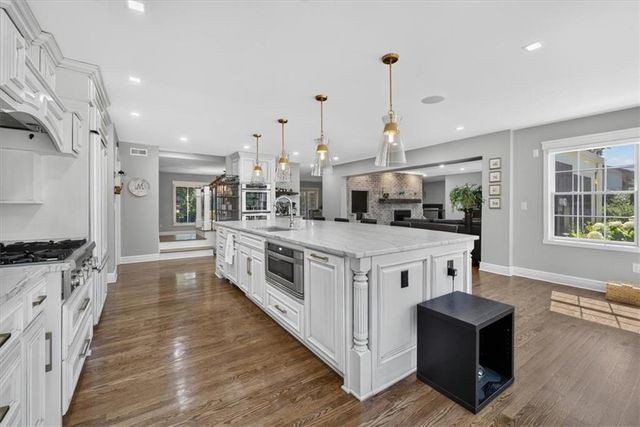 2800 W 68th Street, Mission Hills, KS 66208