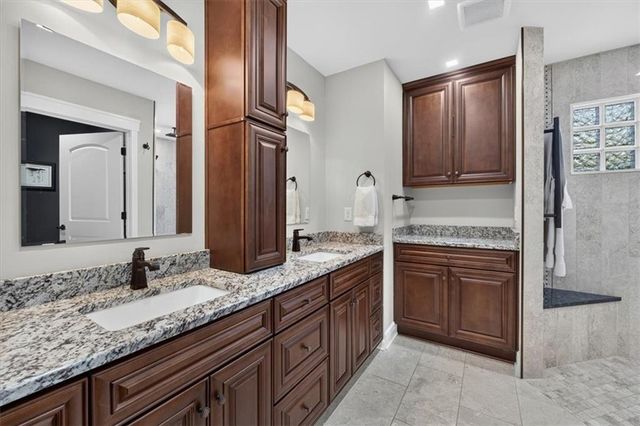 2800 W 68th Street, Mission Hills, KS 66208