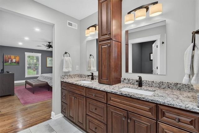 2800 W 68th Street, Mission Hills, KS 66208