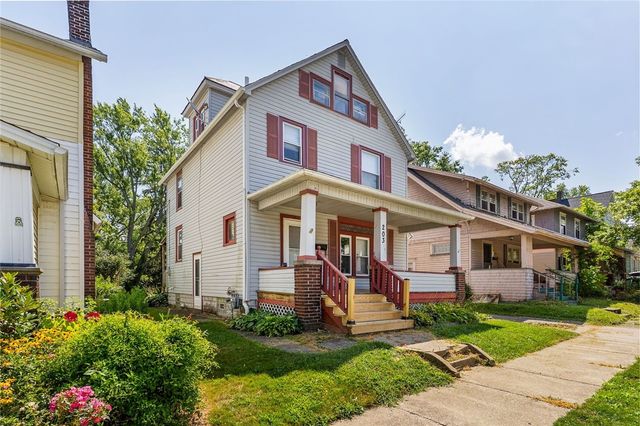 203 Baldwin Ave, Sharon, PA 16146